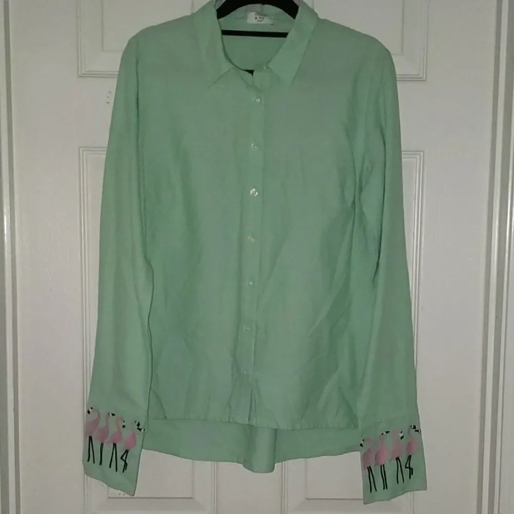 Crown & Ivy embroidered flamingo shirt Sz PM